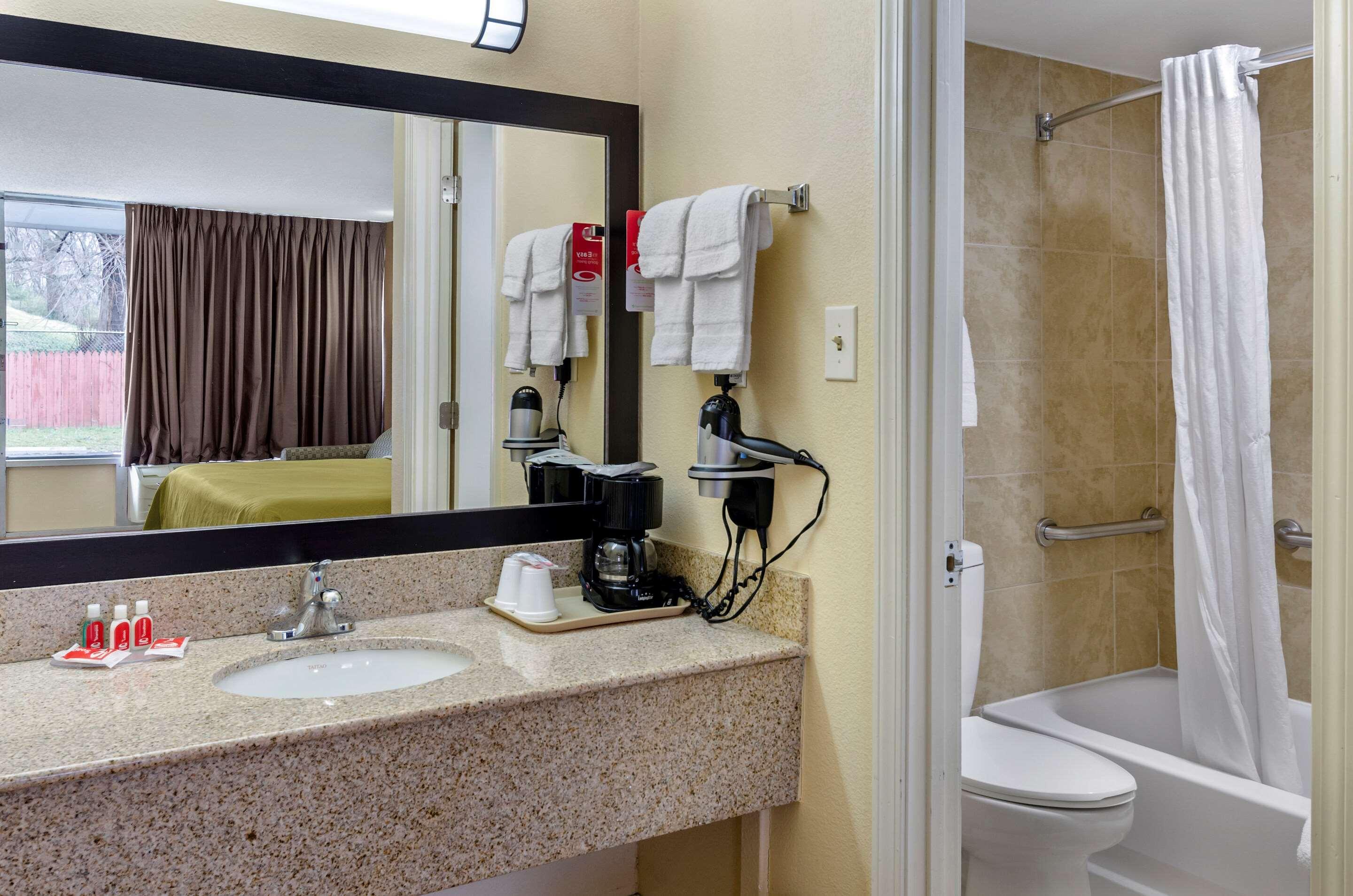 Econo Lodge Civic Center Roanoke Luaran gambar