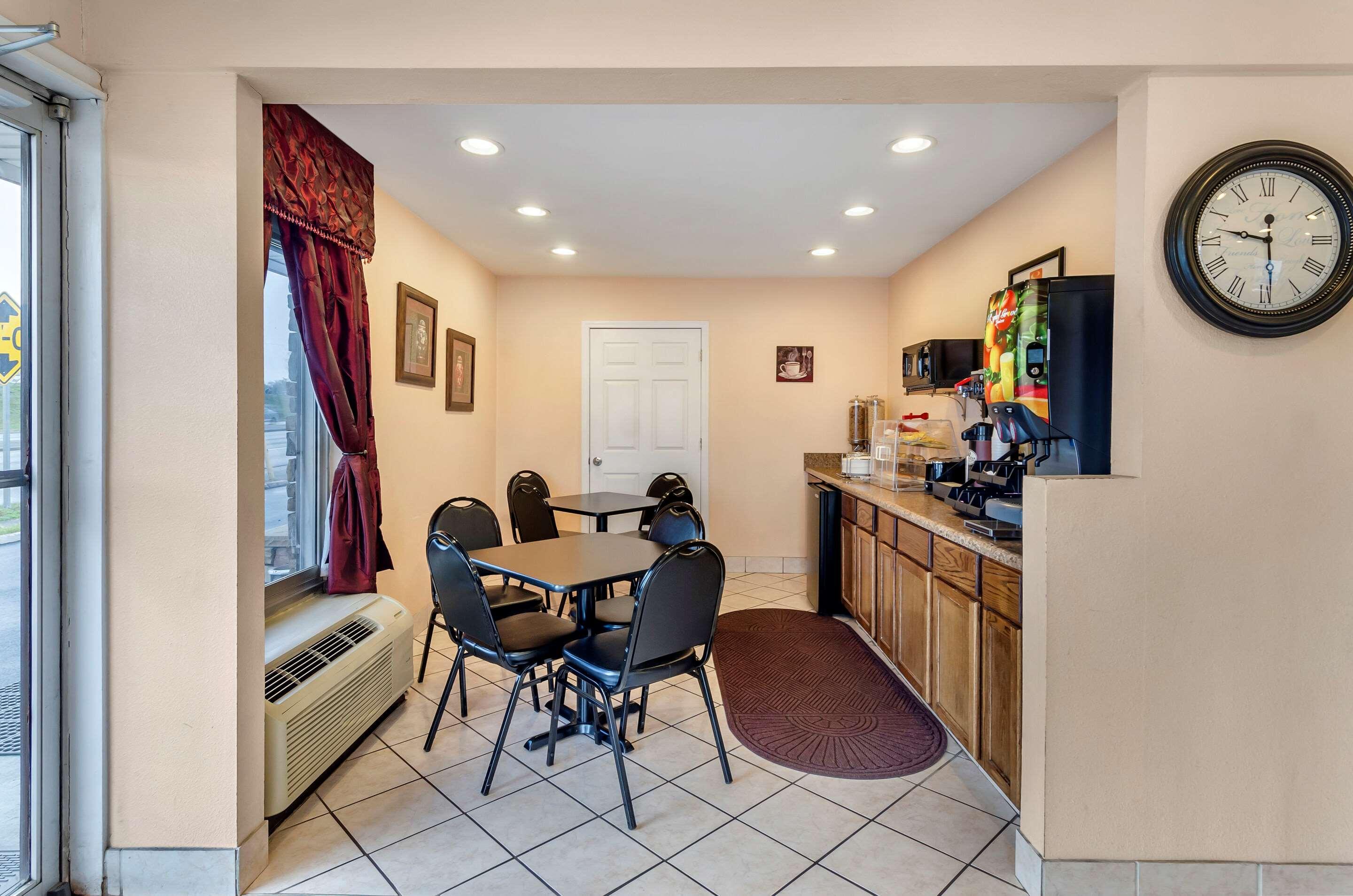 Econo Lodge Civic Center Roanoke Luaran gambar